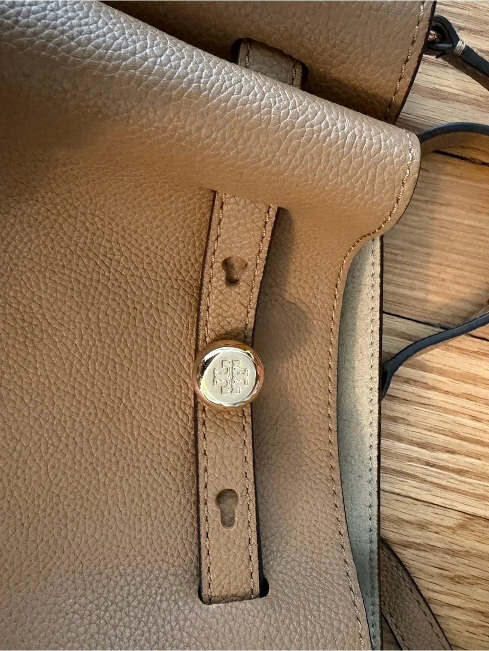 Tory Burch Romy Bucket Bag - Tiramasu - Picture 2 of 12